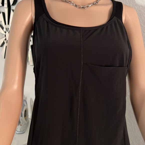 (Lululemon) ladies top size 6 please check measurement because there is no tag - Picture 7 of 17